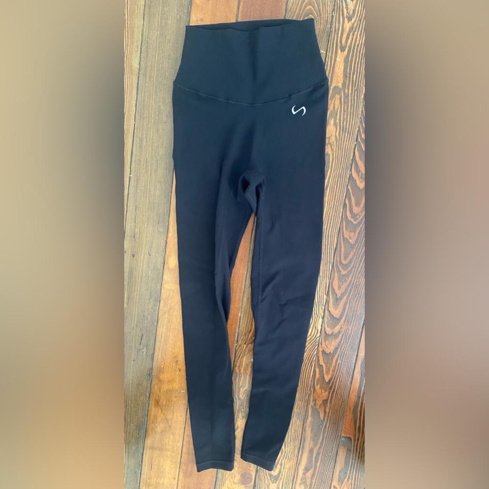 TLF high waisted leggings. size small. Worn once